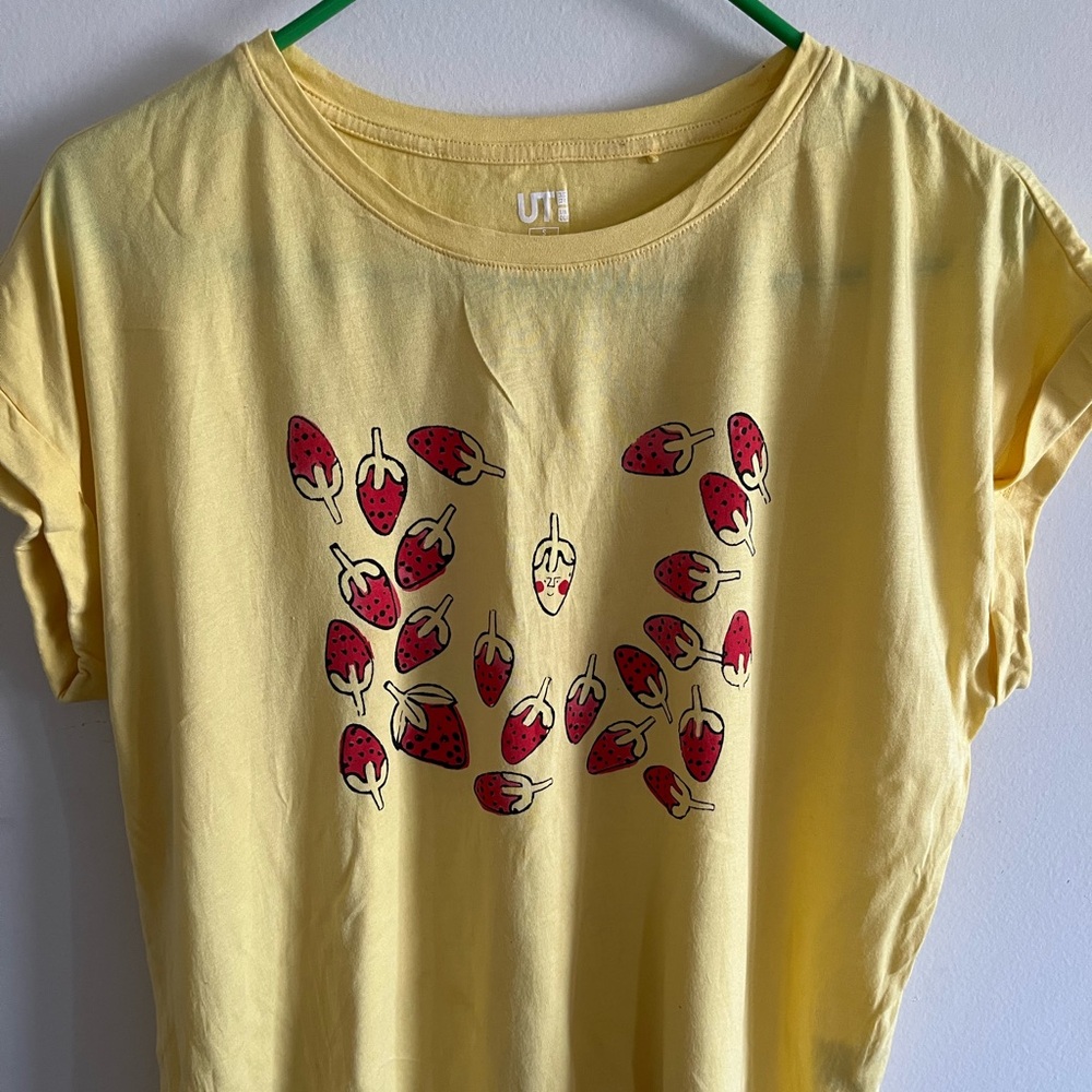 Uniqlo shirt